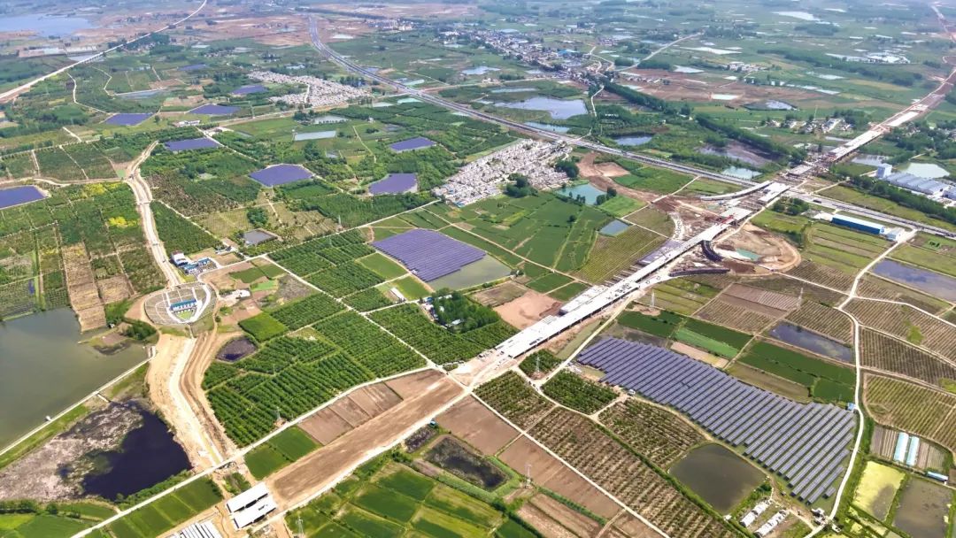 闲置坑塘变身“聚光盆”|永利科技安徽肥东一期134MW项目成功并网发电！